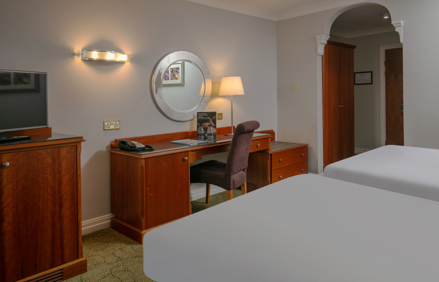 Carousel Desktop Twin 03