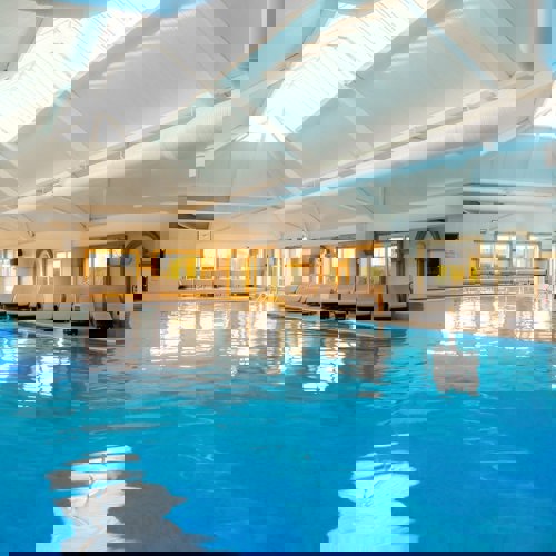 <p>22 METRE POOL</p>
