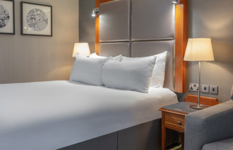 Carousel Desktop Family 02