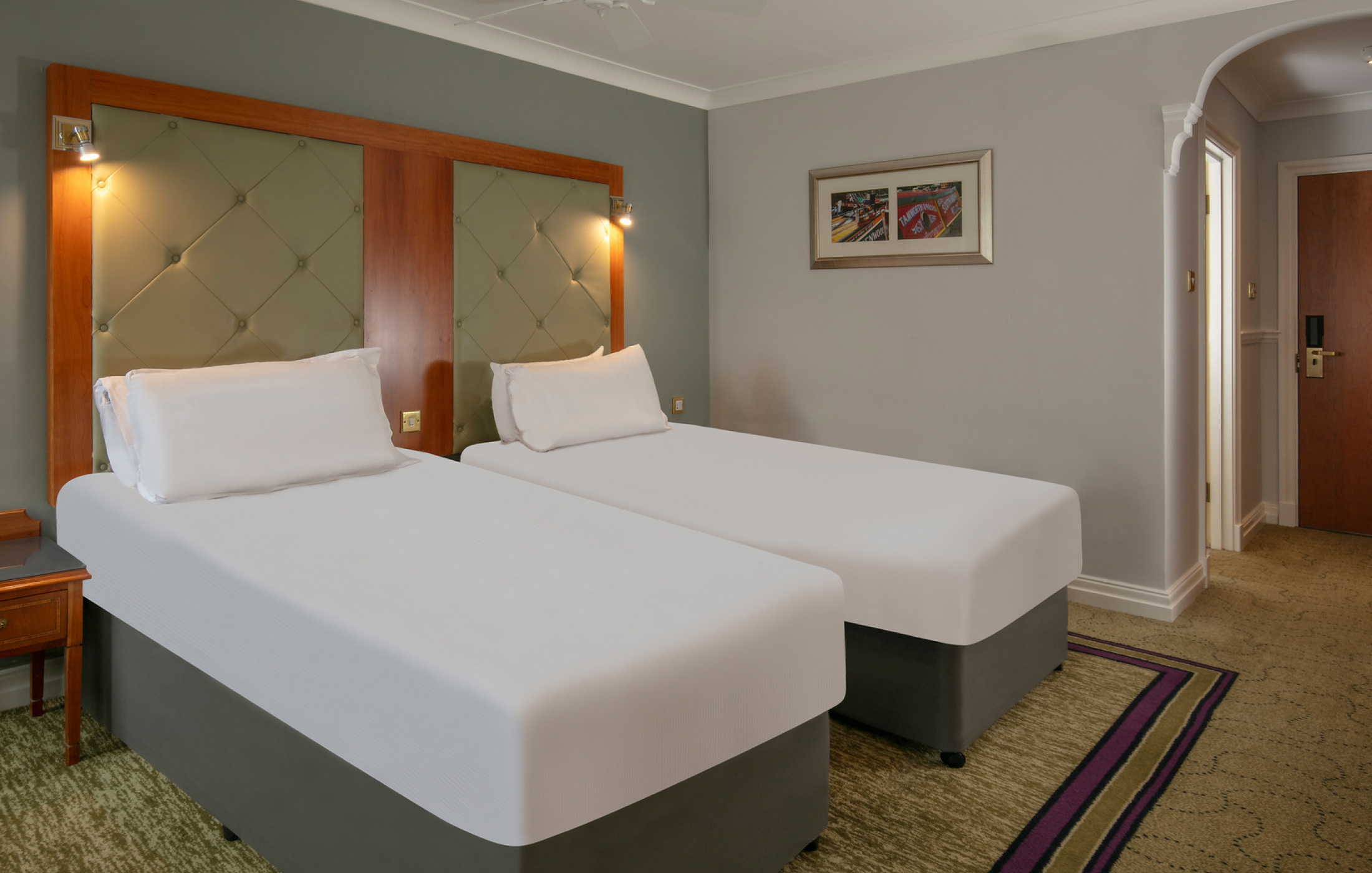 Parkroyal Gallery Rooms Deluxe Twin 1